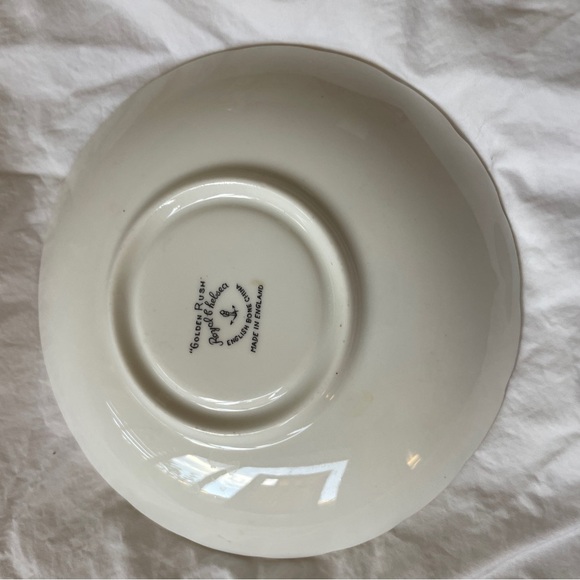 Royal Chelsea English Bone China Golden Rush Tea Cup & Saucer C. 1943 - 61 - Picture 4 of 6